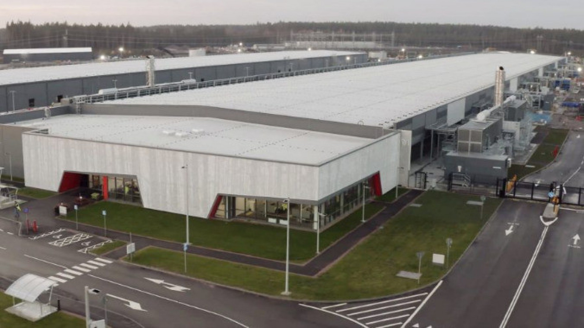 microsoft-stops-plans-to-expand-staffanstorp-sweden-data-center-looks